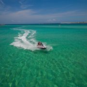 yamaha-waverunners-2018-vx-deluxe-white-crusing-ocean-clearwater
